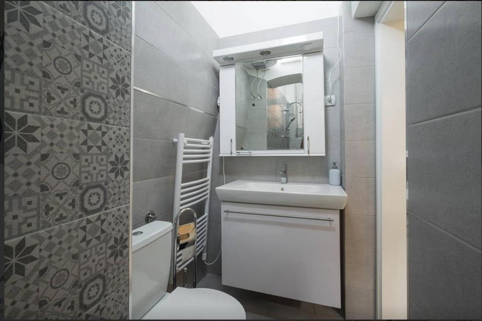 Central Charm Modern 2Br Apt-Free Parking Near Beograd Ngoại thất bức ảnh