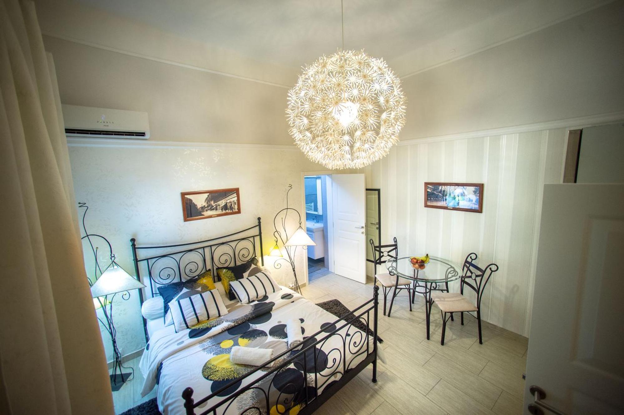 Central Charm Modern 2Br Apt-Free Parking Near Beograd Ngoại thất bức ảnh